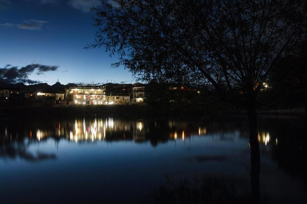 Hotel Lake View Nako المظهر الخارجي الصورة
